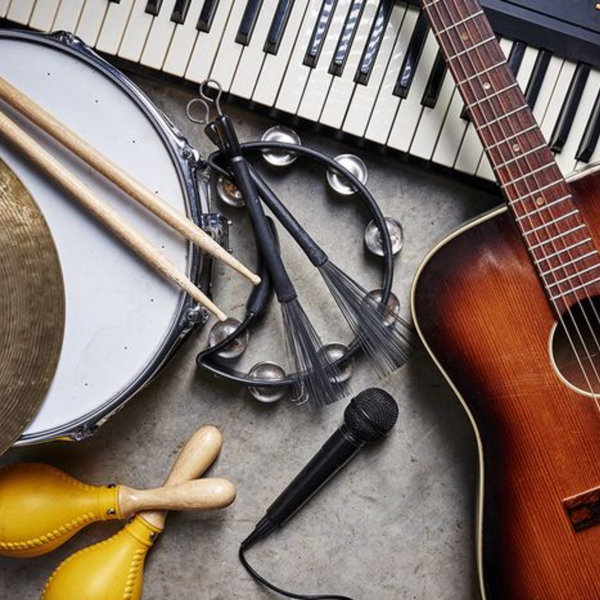 Instrumentos Musicais e Artísticos